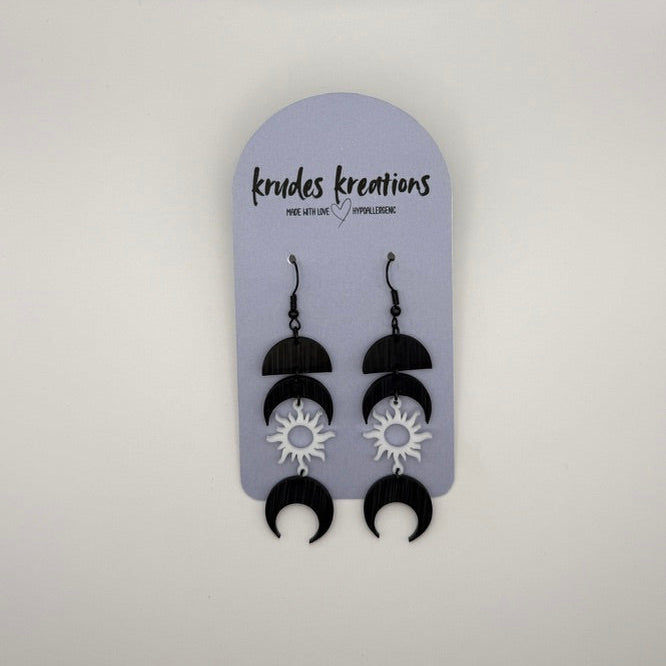 🌙✨ Lunar Sunburst Dangle Earrings