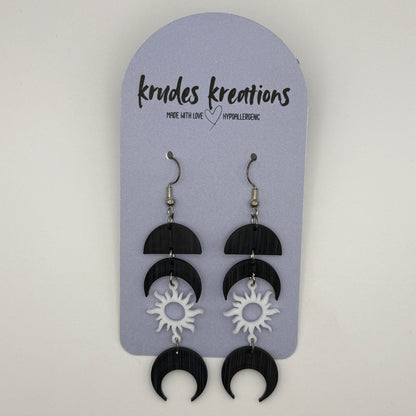 🌙✨ Lunar Sunburst Dangle Earrings